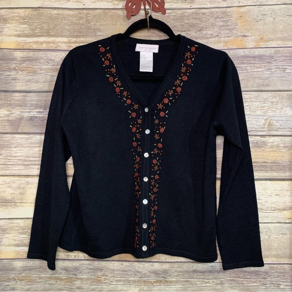 Pierre Cardin Medium Petite Black button down Cardigan floral embroidery bin Q-Z